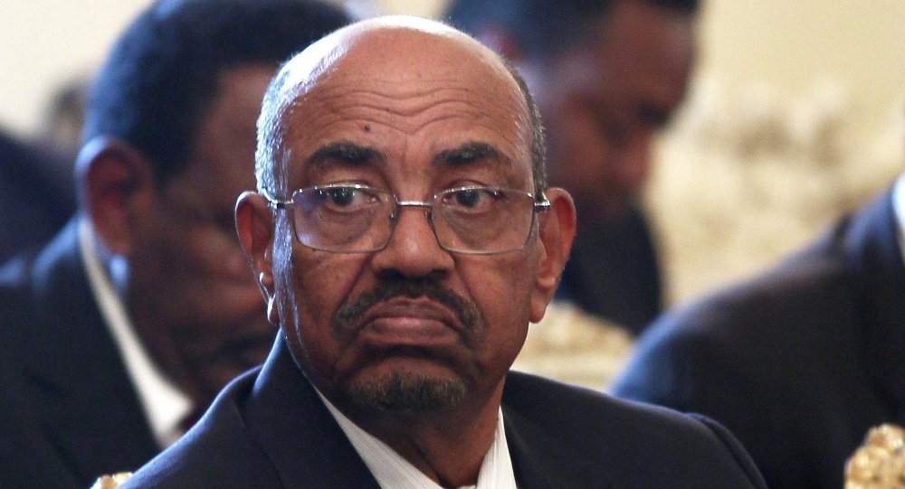 البشير يعلن حالة الطوارئ وإقالة الحكومة