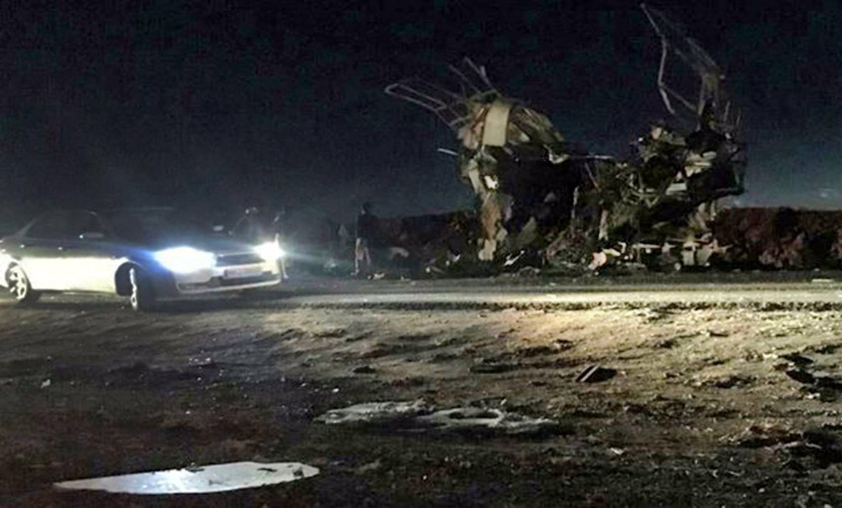 تفجير انتحاري يستهدف الحرس الثوري ينجم عنه 20 قتيل