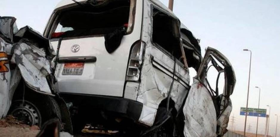مصرع 6 أشخاص وإصابة 14 آخرين في حادث سير